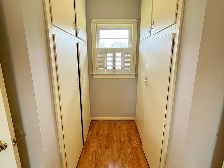1206 S Madison St — Photo 10
