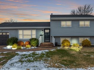 52 Stanford Dr, Hazlet, NJ 07730
