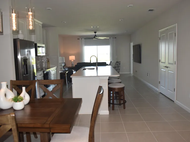 9670 SW Libertas Way — Photo 4