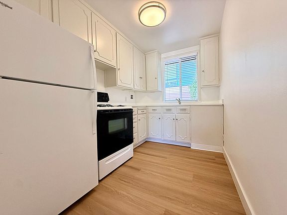 4th image of 22 N San Mateo Dr APT 216