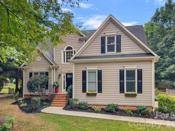 12507 Angel Oak Dr, Huntersville, NC 28078