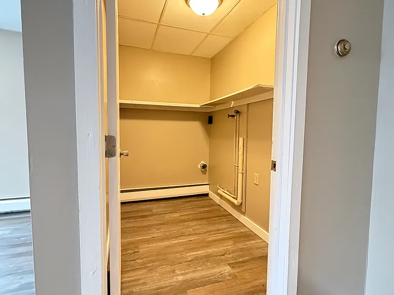 418 Center Ave — Photo 9