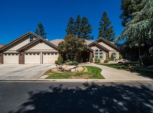 8 Pointe W, Madera, CA 93637