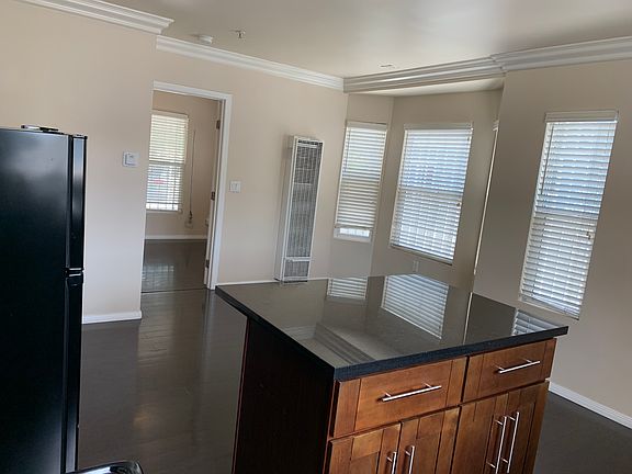4th image of 3781 S Hobart Blvd