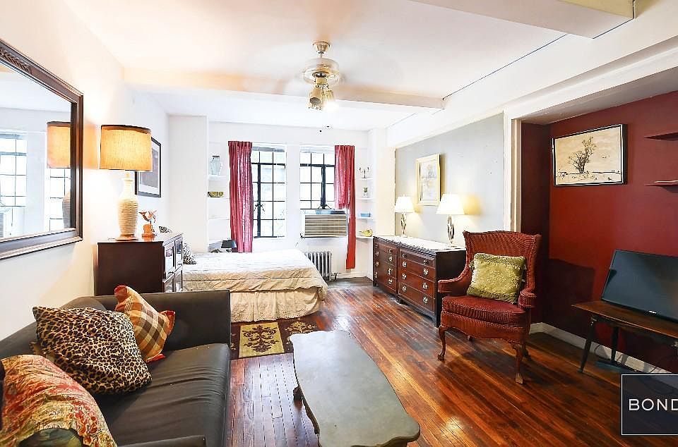 1st image of 312 E 42nd St #307