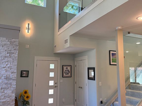 2nd image of 1141 Delaware St