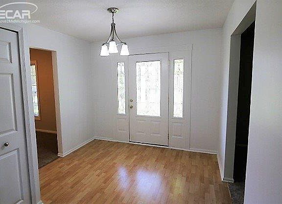 5th image of 717 Boutell Dr