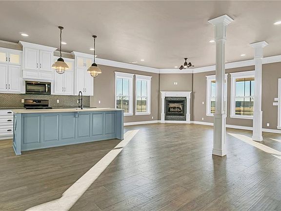 4th image of 114 Clubhouse Dr