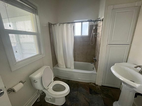 5th image of 961 E Forestview Ave