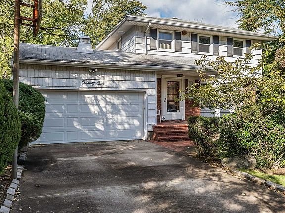 2nd image of 22 Barry Park Ct