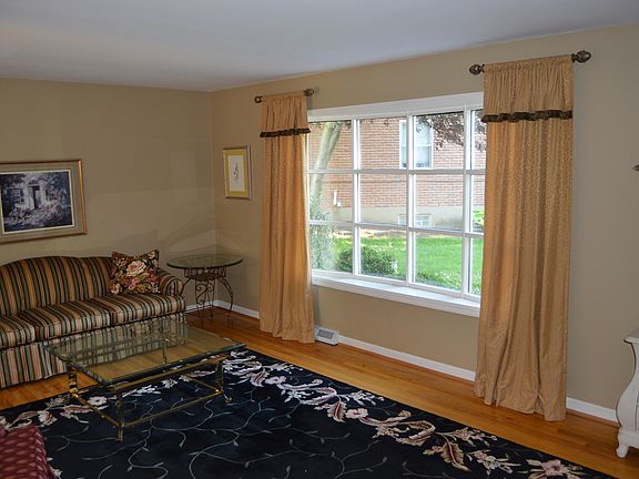 2nd image of 2236 Rollingridge Ln