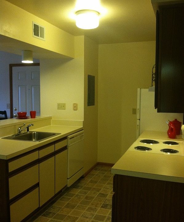 2nd image of 4600 Freedom Ct APT 302