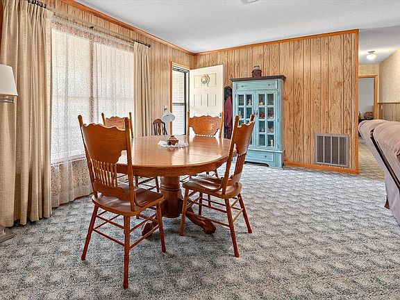 3rd image of 103 Dover Ct
