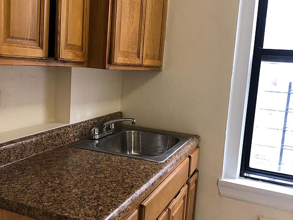 2nd image of 2771 Morris Ave APT 5
