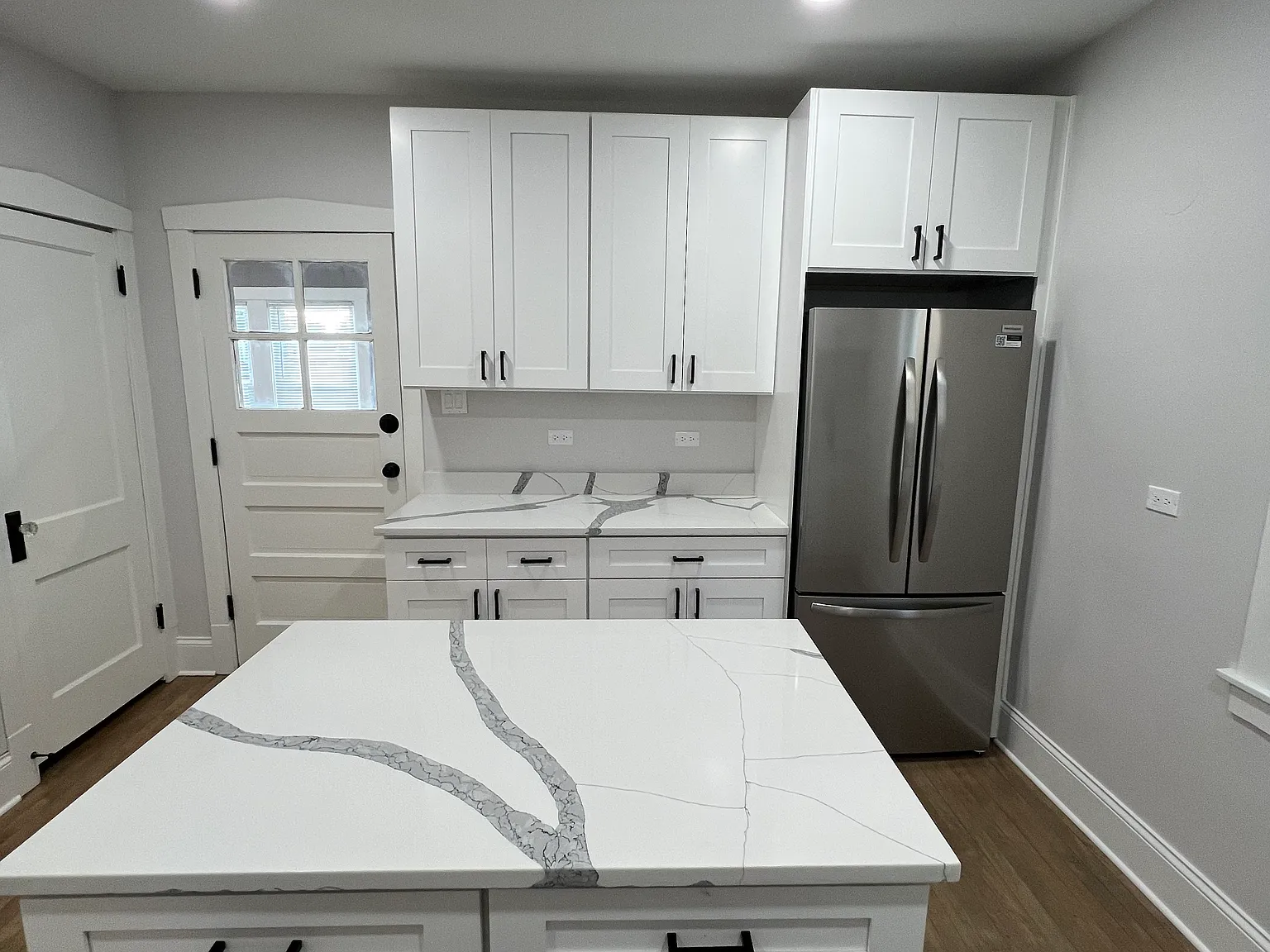 2 bed, $2,050 — Photo 4