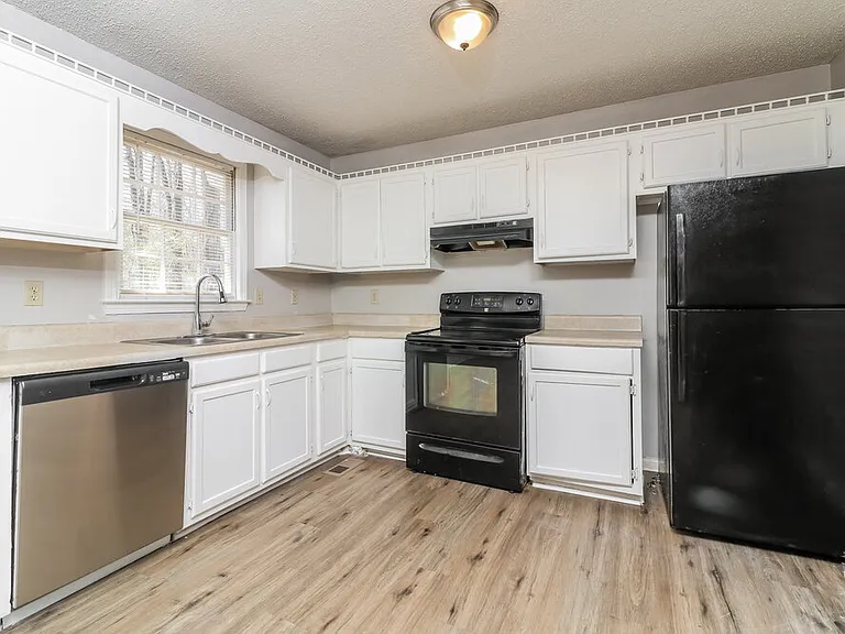 550 Austin Bridge Rd — Photo 12