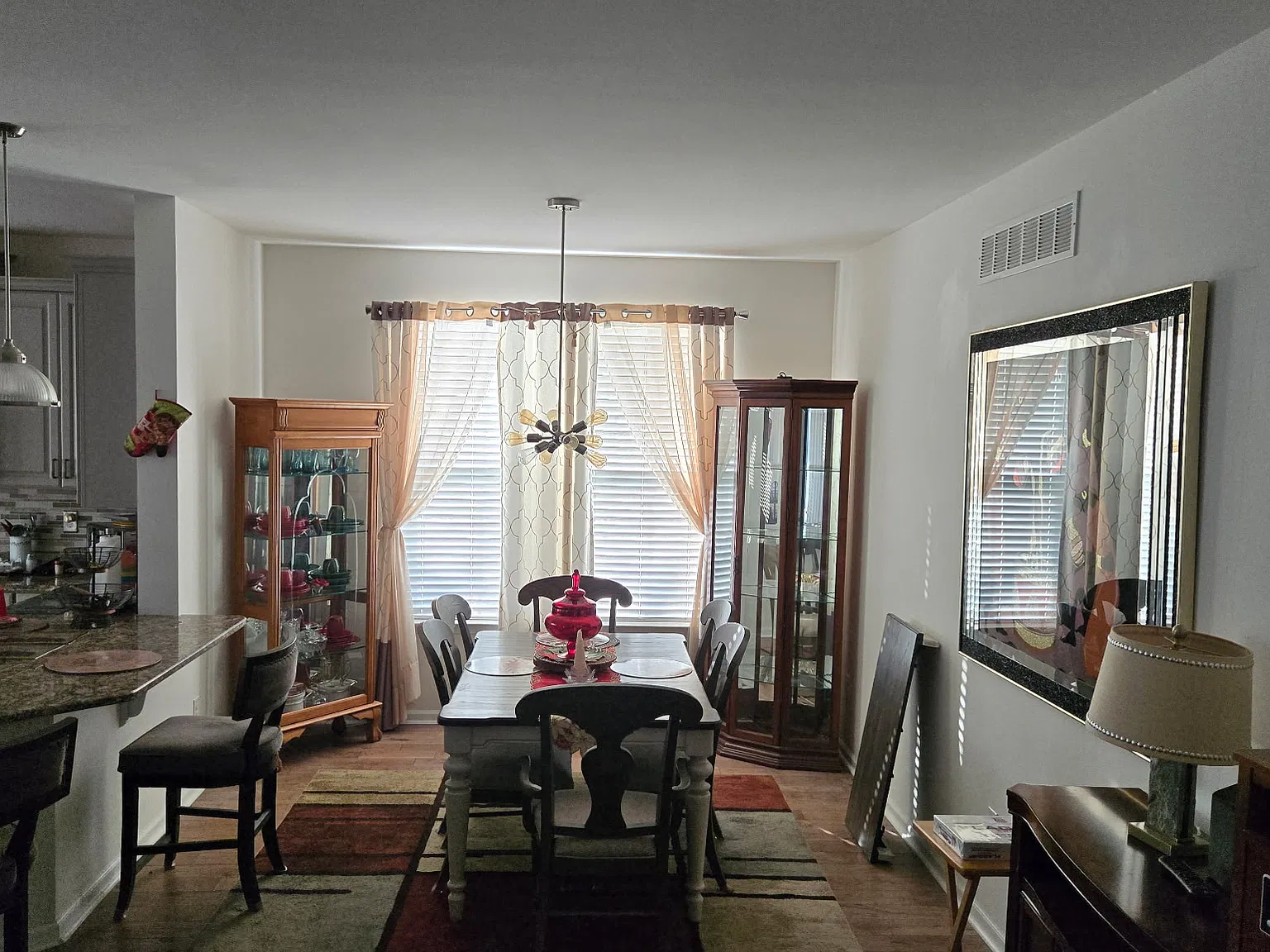 3 bed, 1900 sqft, $3,250 — Photo 4