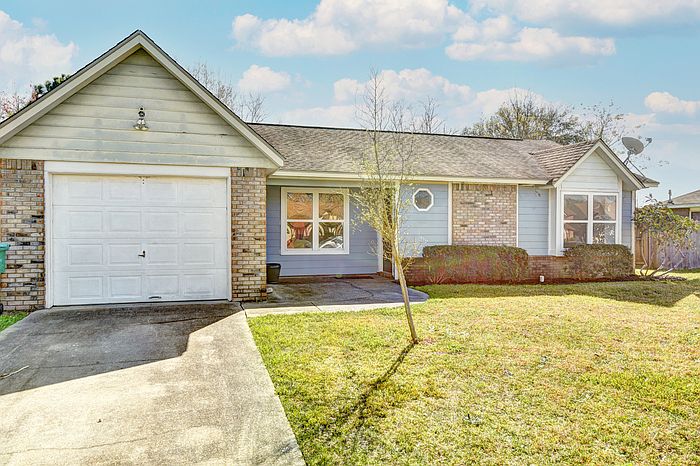 1st image of 5 Sunnymead Dr