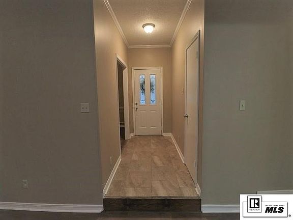 3rd image of 137 Wendy Ln