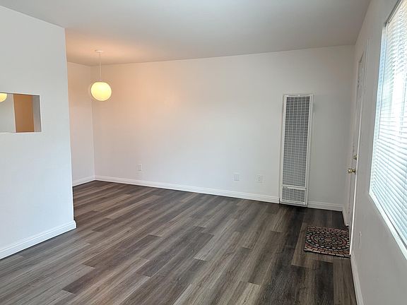 5th image of 4953 Barstow St APT 1