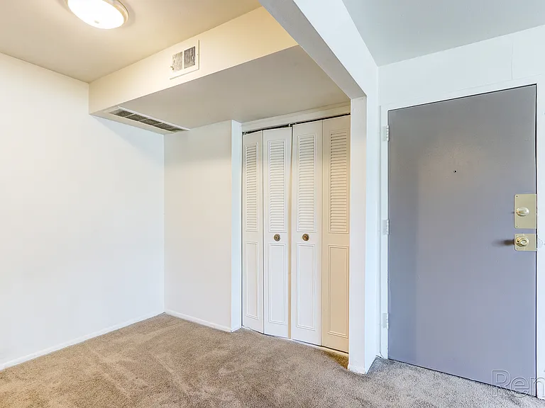 Parkway Village — Photo 12