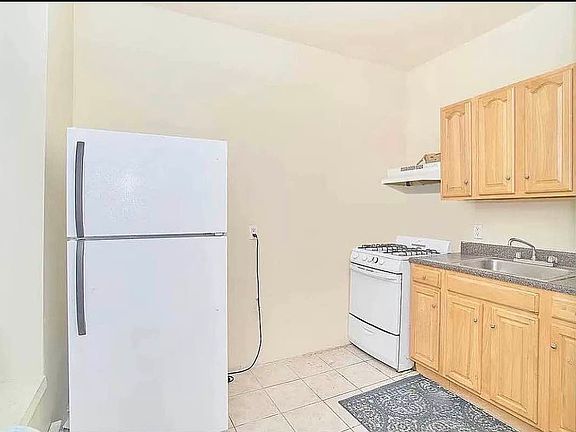 5th image of 608 Saint Nicholas Ave APT 4F