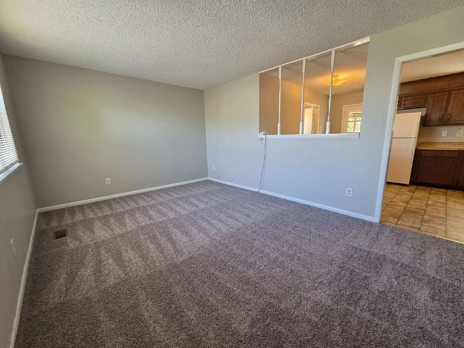 3 bed, 1.0 bath, 1049 sqft, $1,799 — Photo 2