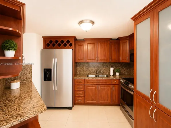 825 Brickell Bay Dr APT 1245, Miami, FL 33131