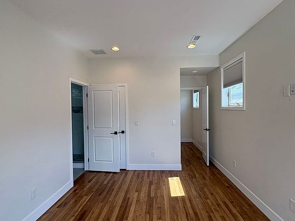 4th image of 3309 Navajo St #4