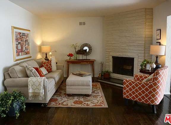 3rd image of 20403 Wyandotte St