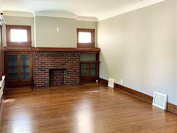 4th image of 17305 Larchwood Ave