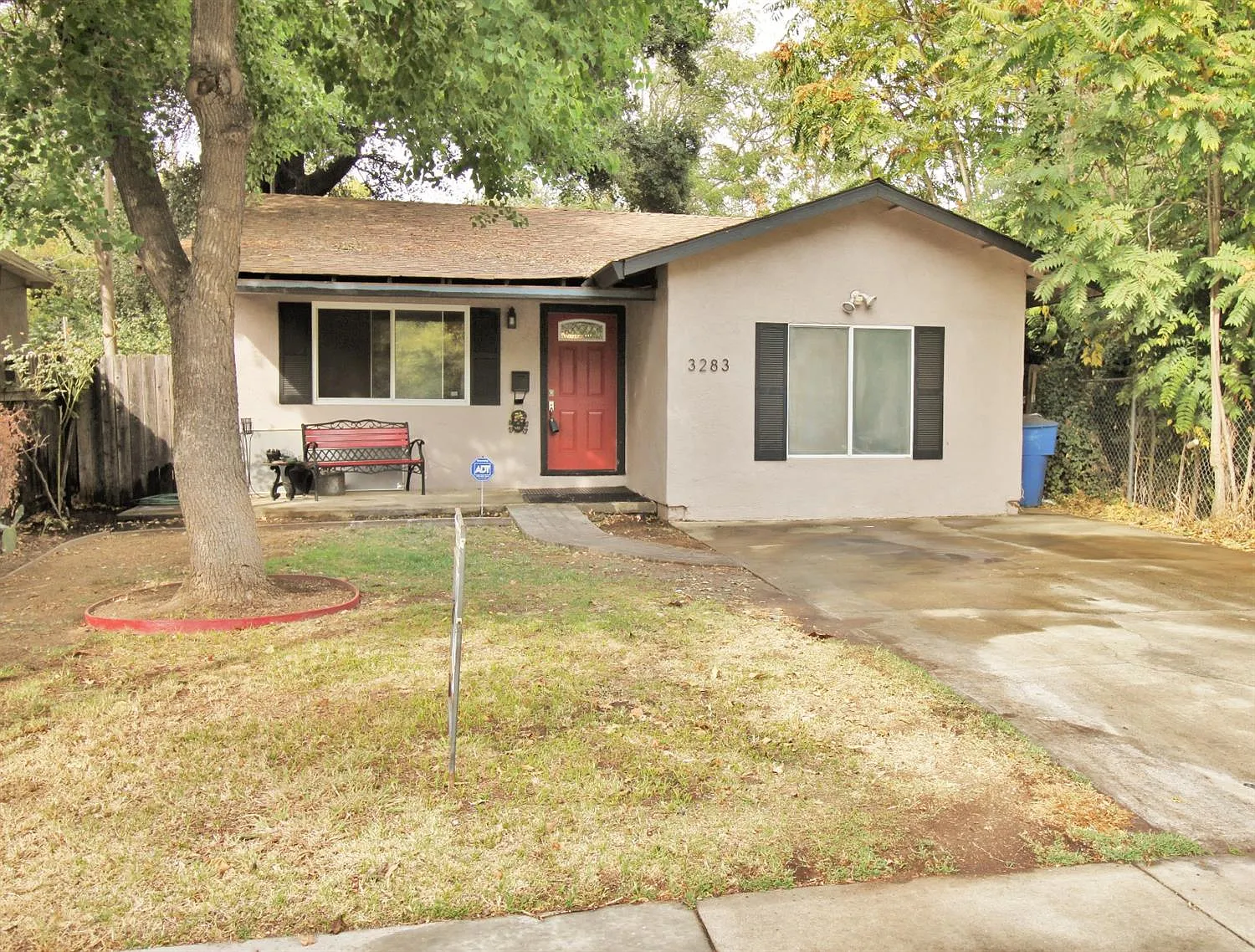 3283 9th Ave photo 1