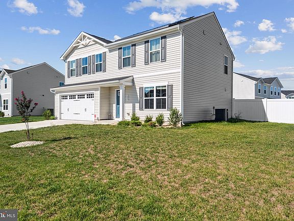 2nd image of 203 Bowline Dr