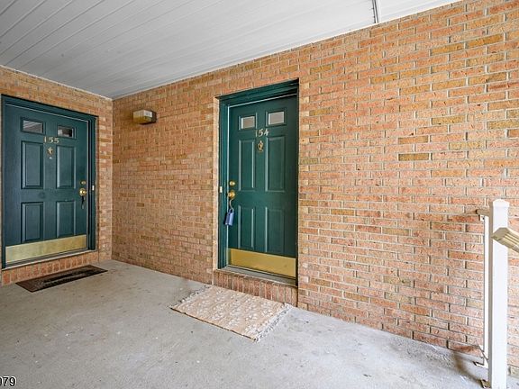3rd image of 154 Vista Dr BLDG 5 #154H