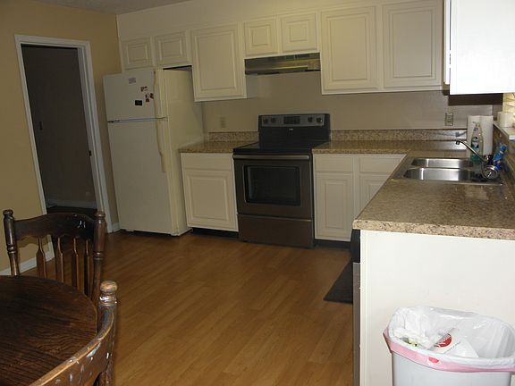 4th image of 203-D Riverbend Cmns