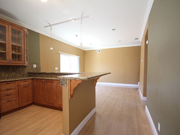 4th image of 1574 E San Fernando St