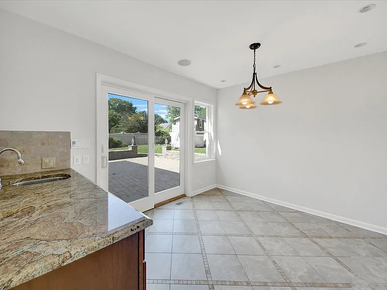 20 Plymouth Rd — Photo 15