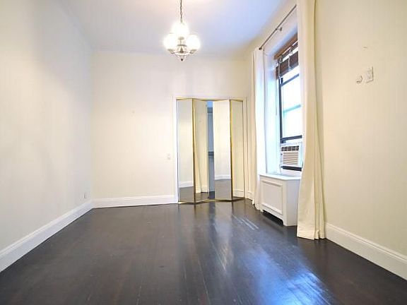4th image of 323 W 83rd St #5CC