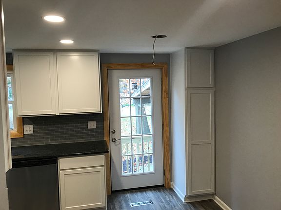 4th image of 239 Franks Ave