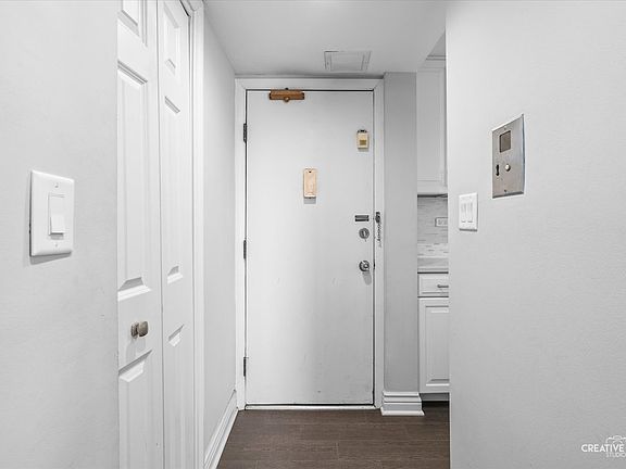 2nd image of 5915 W Gunnison St APT 2A