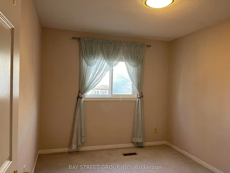 36 Tomlinson Cir — Photo 13