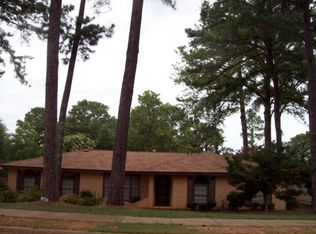 6061 Meridian Ln, Montgomery, AL 36117