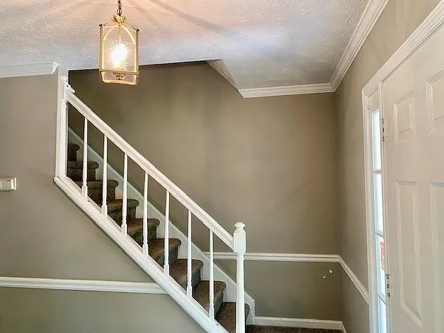 4 bed, 2.5 bath, 2644 sqft, $2,995 — Photo 2