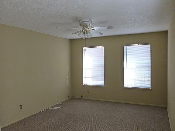 2nd image of 7216 Clemente Ave