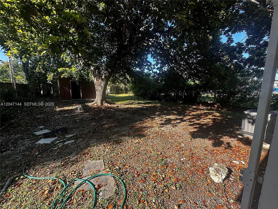 1st image of 821 SW 2nd St