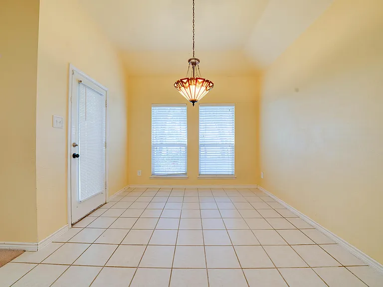 9724 Water Tree Dr — Photo 8