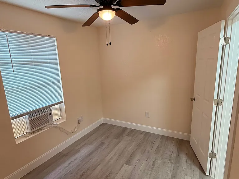 608 Poplar St — Photo 9