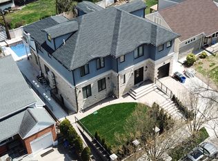 21809 Hartland Ave, Oakland Gardens, NY
