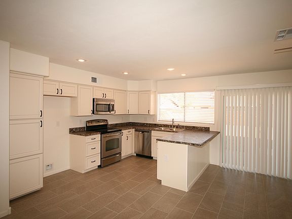 3rd image of 3019 W Muriel Dr