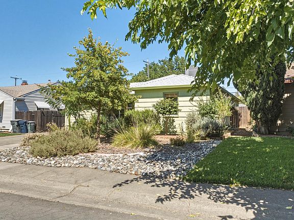 3rd image of 4511 Cabrillo Way